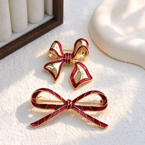 Elegant Bowknot Ribbon Brooch Pin Zinc Alloy Red Enamel Gold Plated Vintage Design Breastpin Jewelry For Women Clothes Accessory Gift