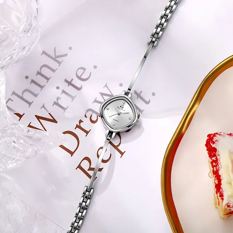 Women's Fashion Bracelet Watch Delicate Rhombus Dial Zinc Alloy Quartz Watch With Rhinestones Elegant Ladies Bangle Wristwatch