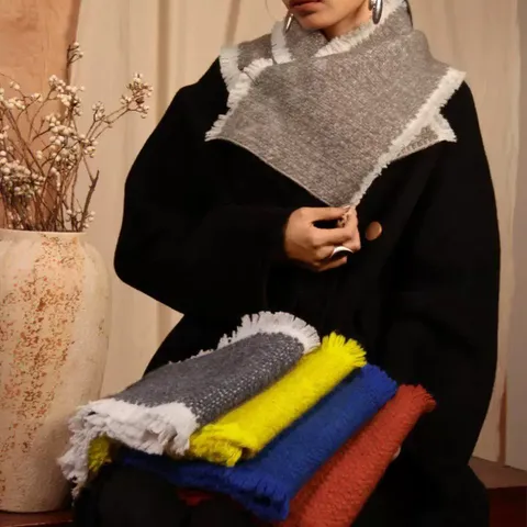Écharpe en Mélange de Laine de Yak Tricotée Rétro Avec Grande Épingle Vintage pour Femmes Écharpe d'Hiver Chaude Texturée avec Franges