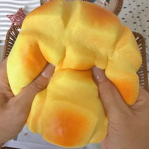 Simulation de Pain Squishy Jouet à Rebond Lent Brioche à l'Ananas Toast Carré Baguette Anti-stress Jouet à Presser Cadeau