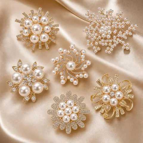 Elegant Alloy Artificial Pearl Rhinestone Brooch Pin For Women Fashion Floral Snowflake Geometric Clothing Accessory Jewelry Gift