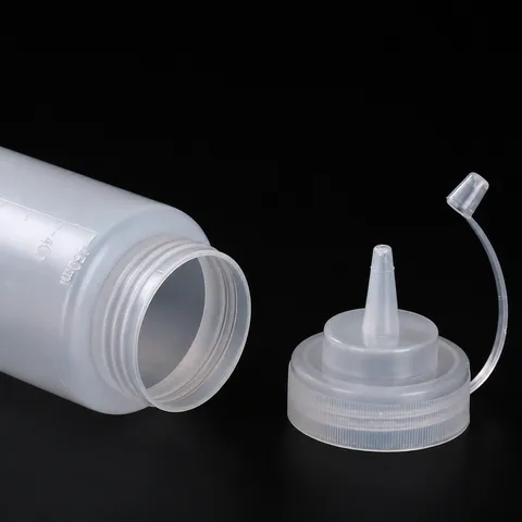 Translucent Plastic Squeeze Bottle With Graduated Scale And Dust Cap For Kitchen Salad Sauce Ketchup Dispensing Bottle Dispenser
