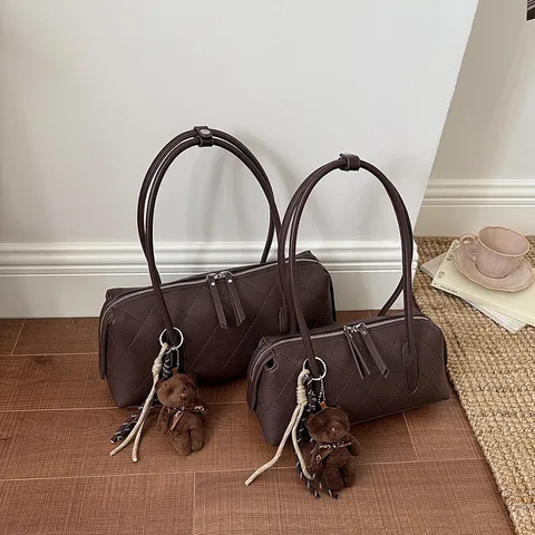 Borsa Bowling di Lusso in Pelle PU Trapuntata da Donna Borsa a Tracolla Chic Baguette Con Portachiavi a Orsetto Elegante Borsa Sottobraccio