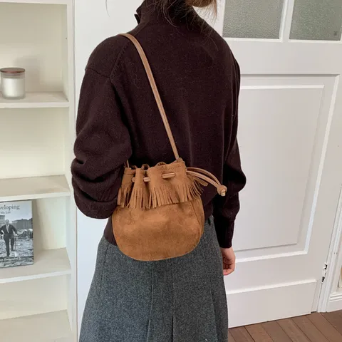Retro Suede Bucket Bag For Women Large Capacity Polka Dot Tassel Shoulder Bag Drawstring Crossbody Bag Bohemian Handbag