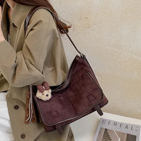 Dames Retro Maillard Stijl Hobo Tas Grote Capaciteit Suède Stof Messenger Tas Casual Schouder Crossbody Tas Met Beer Hanger