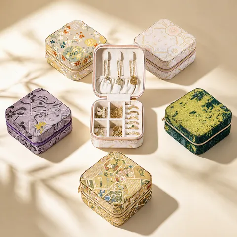 Mini Portable Chinese Style Jacquard Jewelry Box Vintage Floral Travel Jewelry Organizer For Rings Earrings Necklaces