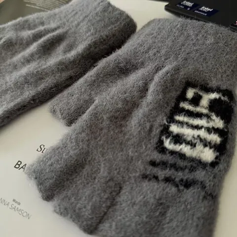 Herren Fingerlose Handschuhe Winter Warm Strick Polyester Jacquard Buchstabenmuster Radfahren Schreiben Handschuhe Studenten Lässige Handschuhe