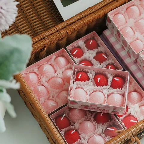 Bougie Parfumée à la Fraise Faite à la Main en Cire de Soja et Paraffine Forme de Fruit Décoration d'Intérieur Cadeau Anniversaire Mariage