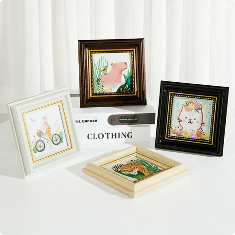 European Retro Mini Photo Frame Square Small Desktop Picture Frame Vintage Resin Display Stand For Art Portrait Home Decor
