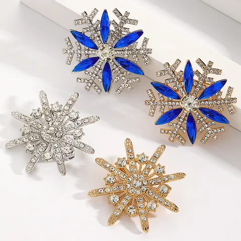 Snowflake Brooch Elegant Alloy Rhinestone Crystal Winter Christmas Jewelry Suit Lapel Pin Accessory For Women Men