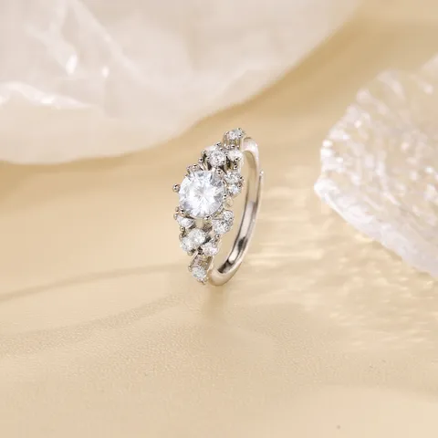 Luxurious Round Zirconia Starburst Ring For Women Copper White Gold Plated Engagement Wedding Carat Diamond Look Jewelry