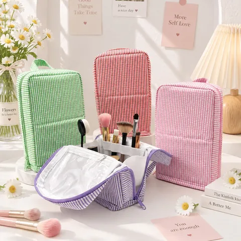 Women Polyester Striped Seersucker Makeup Bag Portable Large Capacity Travel Toiletry Storage Organizer With Zipper Handle