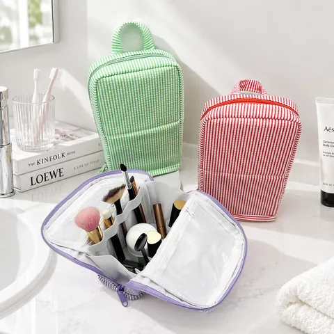 Women Polyester Striped Seersucker Makeup Bag Portable Large Capacity Travel Toiletry Storage Organizer With Zipper Handle
