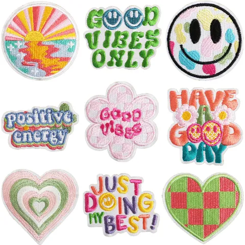 Écusson Brodé Dessin Animé Cœur Visage Souriant Patch pour Vêtements Sac Décoration Énergie Positive Paysage Coucher de Soleil Patch