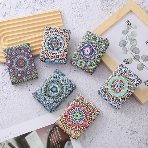 Miroir de Poche Double Face Rectangulaire Pliable Vintage Bohème en Cuir PU Imprimé Mandala Miroir de Maquillage de Voyage Femme Cadeau