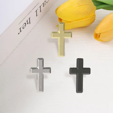 Minimalist Matte Zinc Alloy Cross Brooch Pin Vintage Metal Cross Badge For Clothes Bag Accessories For Men Women Gold Silver Black