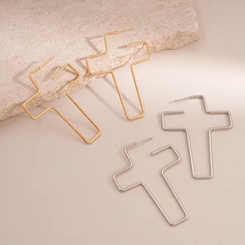 Moderne Metall Hohl Kreuz Ohrstecker Mit 925 Sterling Silber Ohrstecker-Stift Leichter Luxus Geometrisches Design Damen Ohrringe