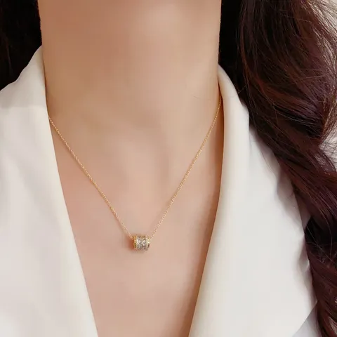 Exquise Mode Koperen Strass Cilinder Hanger Halsketting Minimalistische Lichte Luxe Sleutelbeenhalsketting Vrouwen Sieraden Cadeau