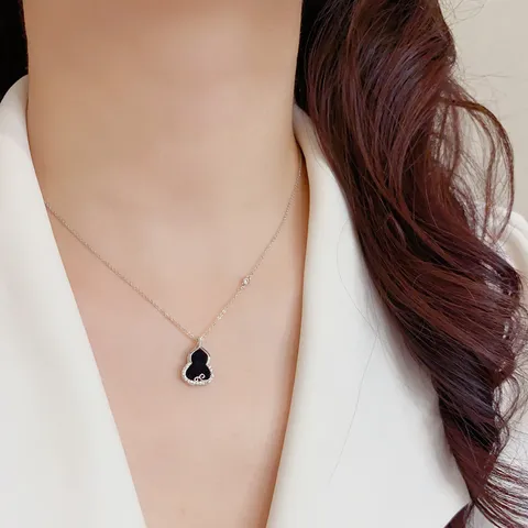 Collana con Ciondolo a Zucca Hulu Minimalista in Rame per Donna Catena a Clavicola Placcata in Oro con Strass Intarsiati Gioielli