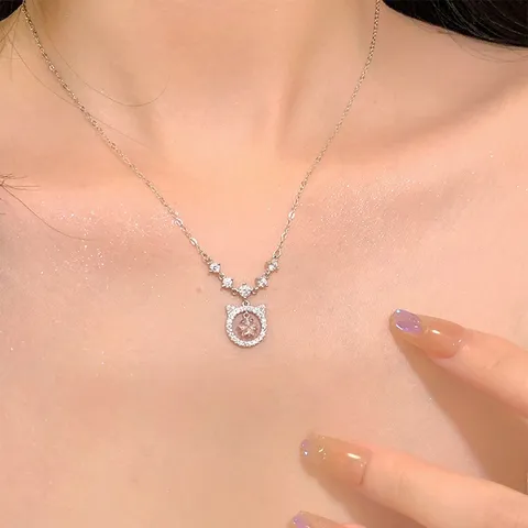 Fashion Copper Pink Rhinestone Cat Pendant Necklace For Women Light Luxury Star Design Clavicle Chain Jewelry Gift