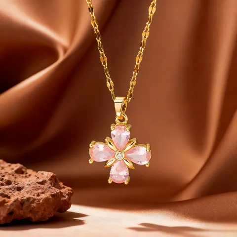 Cadena de Acero Inoxidable Colgante de Cobre Strass Corazón Mariposa Trébol Collar para Mujer Moda Dulce Joyería de Lujo Ligero