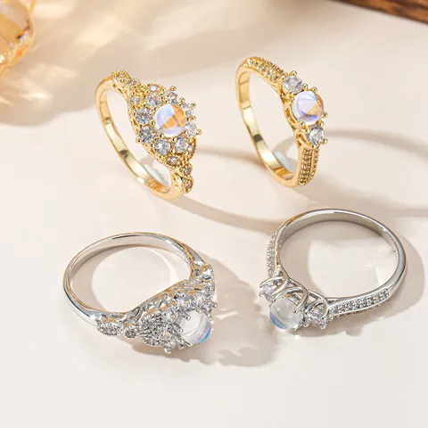 Anello a Corona di Lusso per Donna Pietra di Luna Sintetica Anello in Rame Oro Argento Galvanizzato Strass Gioielli alla Moda Geometrici