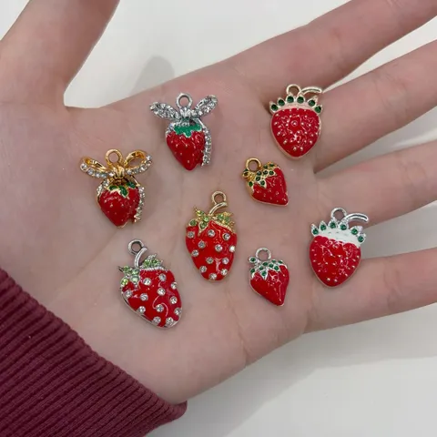 Zoete Aardbei Legering Strass Charms Druppelolie Emaille Hangers Voor DIY Oorbellen Kettingen Sieraden Maken Accessoires