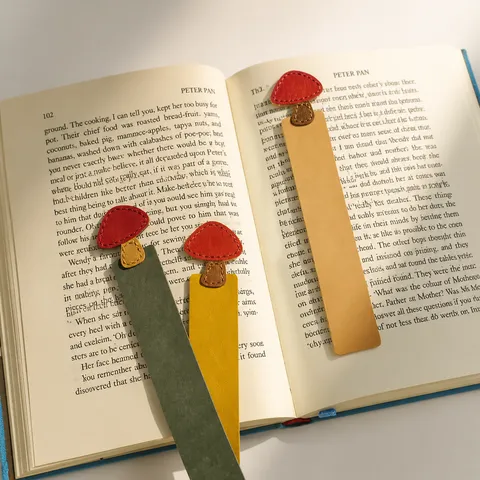 Handmade Mushroom Shape PU Leather Bookmark Cute Cartoon Page Marker Reading Accessories For Book Lovers Students Stationery Gift