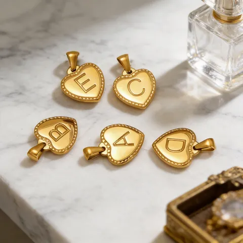 Pendentif Cœur Plaqué Or 18K Acier Inoxydable 304 26 Lettre Initiale Alphabet 3D Poli Bijoux Personnalisés Pour Femmes