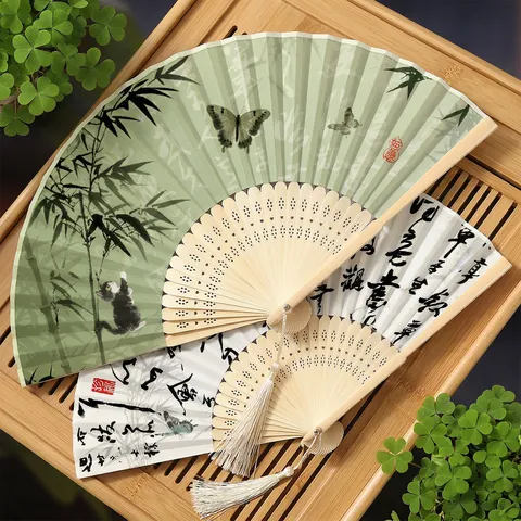 Vintage Chinese Style Bamboo Folding Fan Silk Fabric Handheld Fan With Tassel Floral Ink Bamboo Pattern Hand Fan For Summer Cooling Wedding Party Props