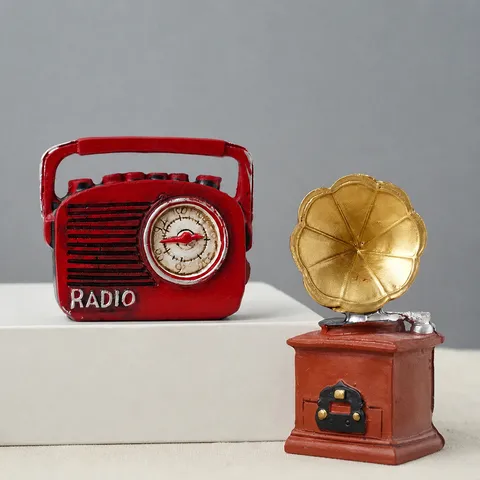 Miniature American Retro Resin Model Figurines Vintage Nostalgic Desktop Decoration Camera Radio Gramophone For Children Room Home Decor Ornaments