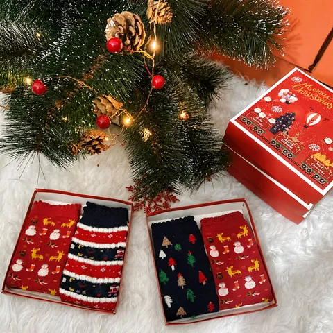 Luxe Kerst Sokken Cadeaubon Set Katoen Feestelijk Rendier Sneeuwpop Kerstman Patronen Kuitlengte Feestdagen Cadeau Sokken