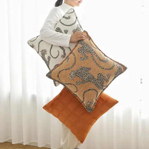 Nordic Leopard Jacquard Chenille Cushion Cover Modern Minimalist Decorative Sofa Pillowcase Quilted Geometric Throw Pillow Cover Living Room Decor