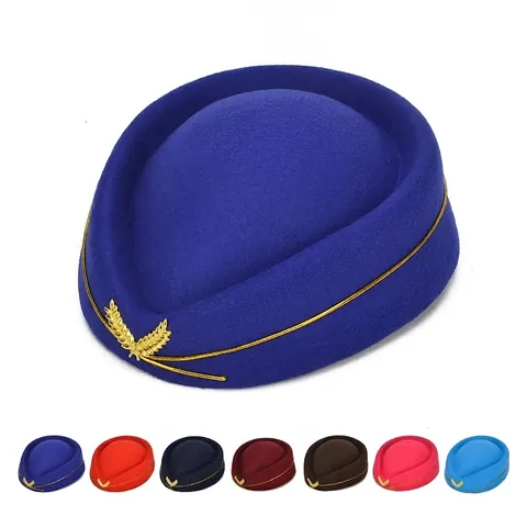 Cappello Pillbox Hostess Misto Lana Uniforme Assistente Di Volo Spettacolo Decorazione Distintivo Dorato Elegante Retro Donna