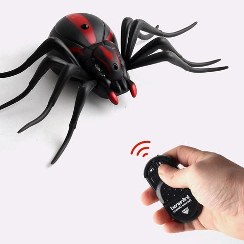 Infrared Remote Control Realistic Insect Toy Realistic Cockroach Spider Ant Centipede Prank Gag Toy With LED Light Gift