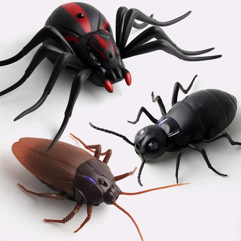 Infrared Remote Control Realistic Insect Toy Realistic Cockroach Spider Ant Centipede Prank Gag Toy With LED Light Gift