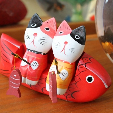 Nordic Handcrafted Painted Wooden Fishing Cat Ornaments Set Decorative Cat Figurine Couple For Home Office Desk Decoration