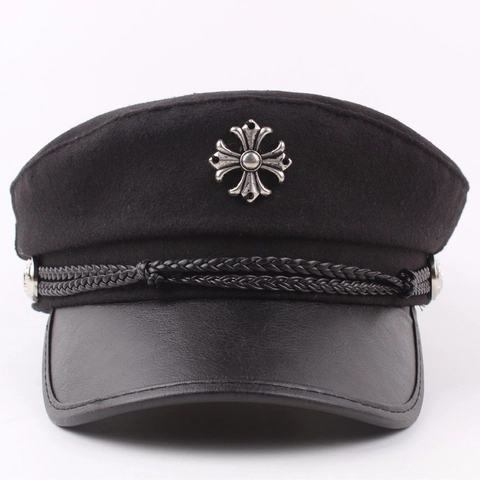 Schwarze Wollene Militärmütze Mit PU Lederkrempe Silbernem Metallkreuz Abzeichen Geflochtenem Seil Flacher Seglermütze Heren Damen