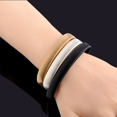 Herren Metall Feder Armbänder Elastische Ärmelhalter Manschette Armringe Mode Accessoires