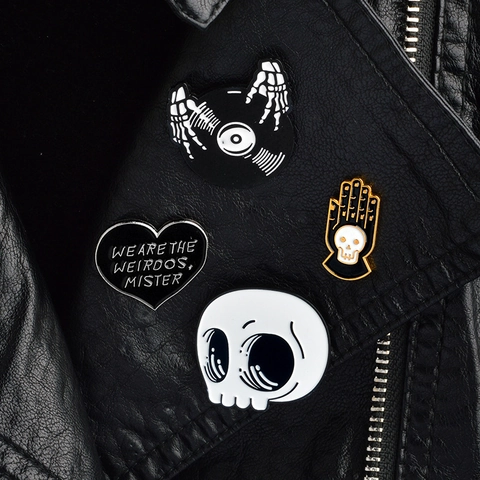 Gothic Skull Heart Enamel Brooch Pin For Women Men Halloween Vinyl Record Palm Badge Alloy Jewelry Gift