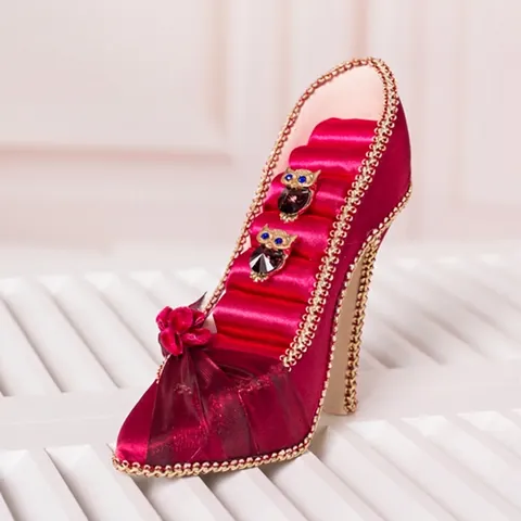 High Heel Shaped Jewelry Display Stand Resin Fabric Velvet Ring Earring Organizer Elegant Decorative Holder For Women