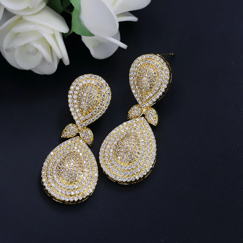 Tropfenform Hängeohrringe Kupfer Mikro Eingelegt AAA Zirkon Vergoldet Luxus Elegant Bankett Schmuck Für Damen
