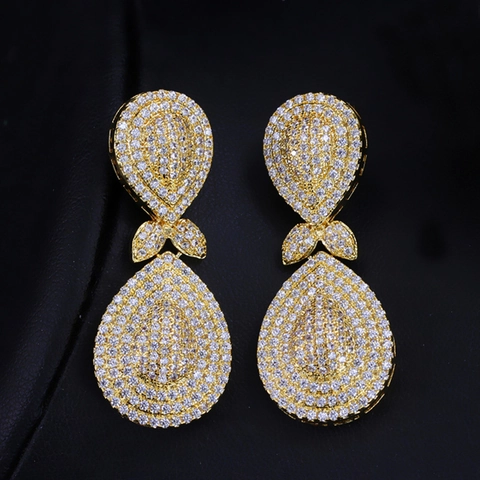 Tropfenform Hängeohrringe Kupfer Mikro Eingelegt AAA Zirkon Vergoldet Luxus Elegant Bankett Schmuck Für Damen