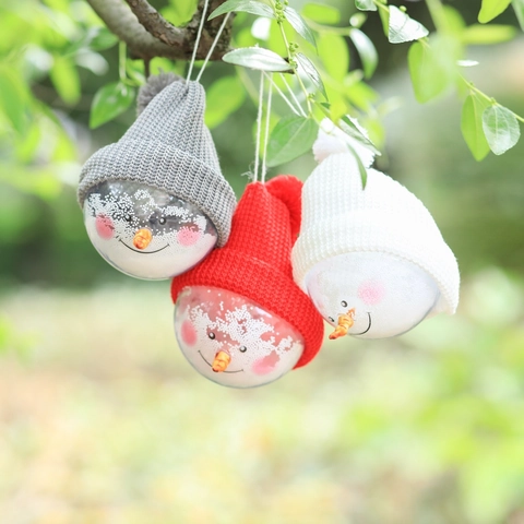 Adorno De Navidad Muñeco De Nieve Bola De Plástico Con Nieve De Espuma Y Gorro De Punto Para Decoración Festiva De Árboles