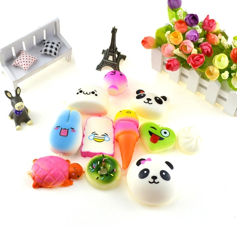 Giocattoli Squishy A Risalita Lenta In Morbida Schiuma PU Forme Casuali Di Cibo E Animali Pendenti Decompressione Decorazione