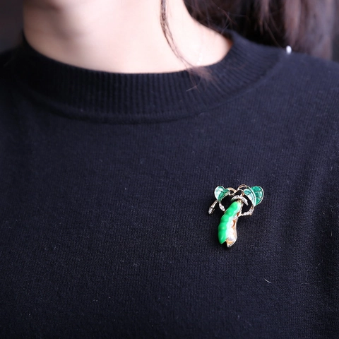Elegante Broche de Vaina de Guisante de Esmalte Verde para Mujer Aleación de Oro Perla Artificial Strass Planta Hoja Broche Pin Joyería de Moda Regalo