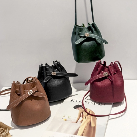 Dames Litchi Patroon PU Leer Emmer Tas Minimalistische Schoudertas Met Metalen Draaisluiting En Contraststiksel