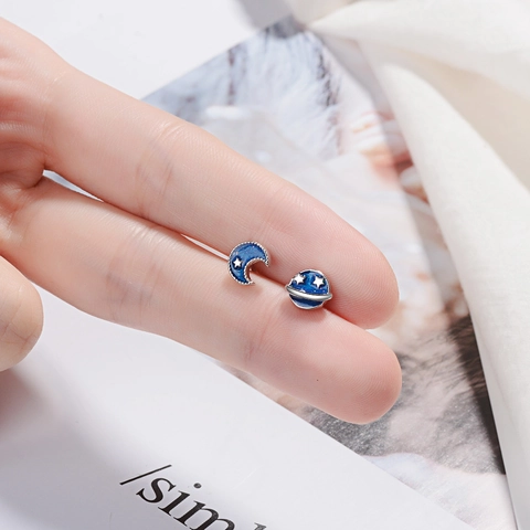 Koreanisch Elegant Asymmetrische Planet Mond Ohrstecker Blau Glitzer Emaille Kupfer Basis Versilbert Schmuck Damen