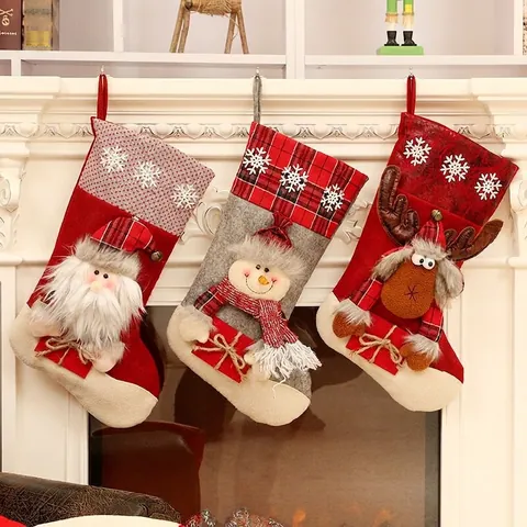 Große Weihnachtsstrümpfe 3D Plüsch Weihnachtsmann Schneemann Rentier Stoff Anhänger Geschenktüte Kamin Deko