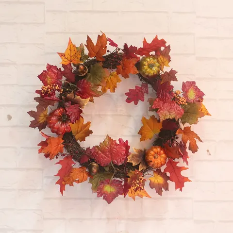 Ghirlanda Autunnale Artificiale Con Foglie Di Acero Zucche Ghiande Bacche Base In Rattan Per Decorazione Da Parete